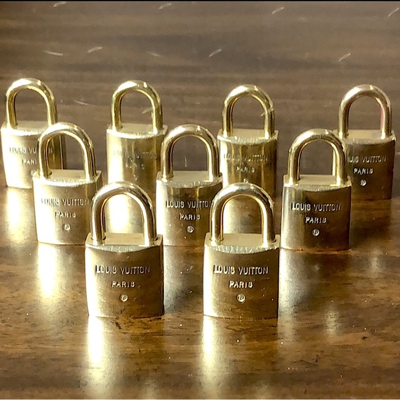 LOUIS VUITTON Vintage LV Lock 200 Series - In Case You’re ISO LV LOCK PADLOCK - Picture 6 of 17
